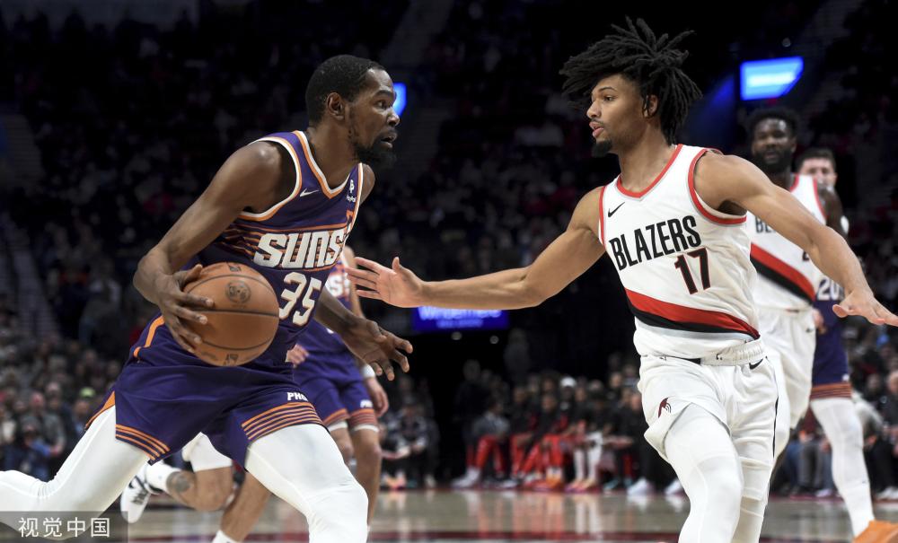 年轻前锋亚 年轻前锋亚